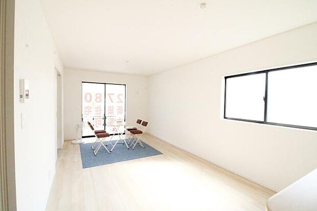 解放感と採光にこだわったLDK！ご家族みんながゆったりくつろげます♪