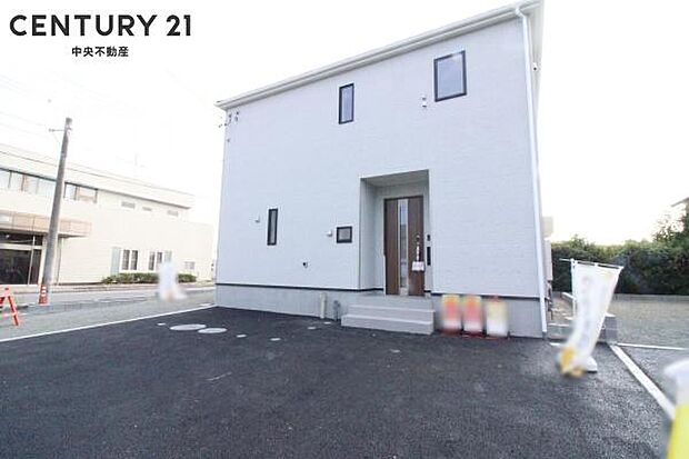 並列駐車4台可能☆