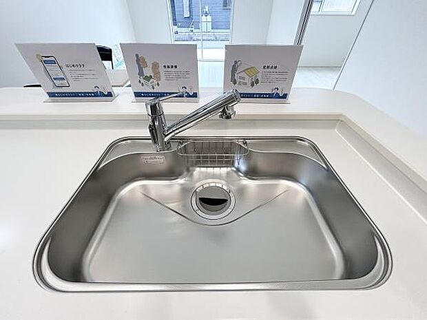 広めにつくられたシンク♪洗い物が多い日も安心のスペースです。