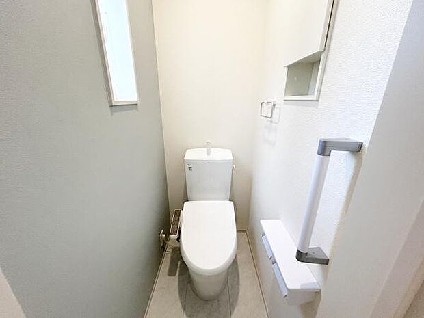 トイレが2カ所あることで、急な来客時気兼ねなく使えます。家族のプライバシーを守りながら、忙しい時間帯でもスムーズな生活を送れます♪