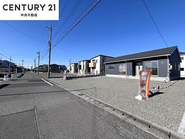 前面道路は十分な広さがあります♪