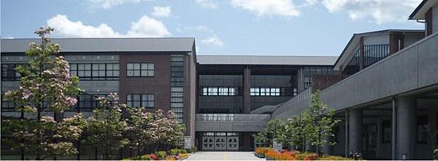 島田市立島田第一中学校まで2537m