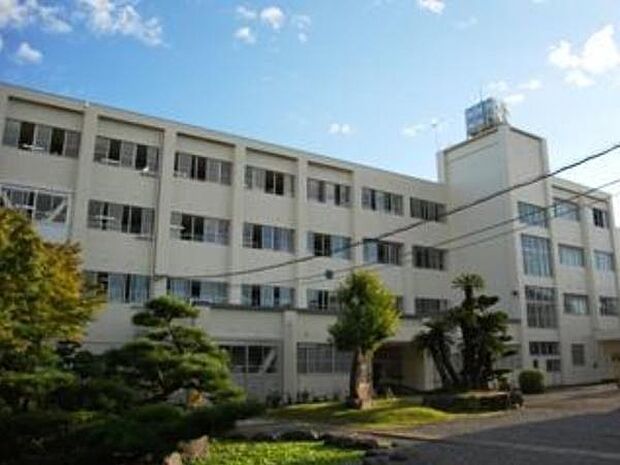 藤枝市立西益津中学校まで1600m