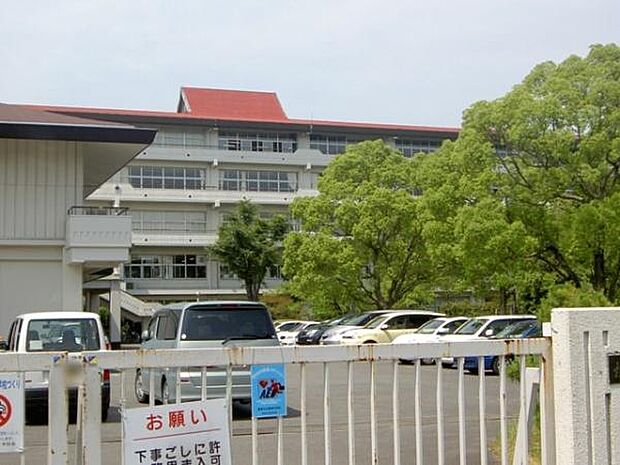 焼津市立焼津中学校まで580m