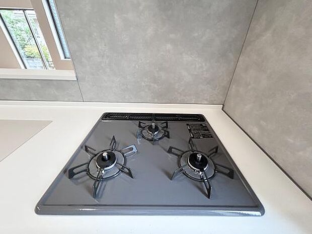 嬉しい三口コンロ！料理もはかどります！