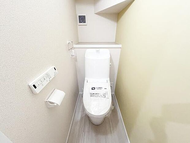 温水洗浄便座付きのトイレで、一年を通して快適にご利用できます。