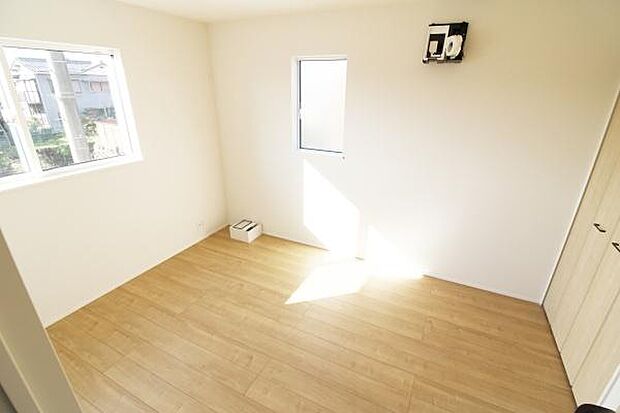 シンプルな内装のお部屋は、家族構成やライフスタイルに合わせて様々な用途でお使いいただけます。