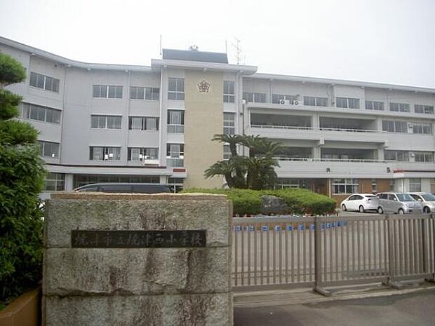 焼津市立焼津西小学校まで790m