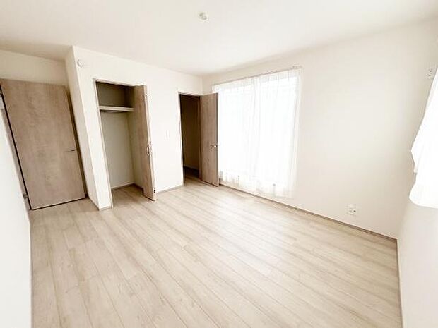 各部屋収納充実しています!お部屋を広く使えて快適に暮らせそうですね♪