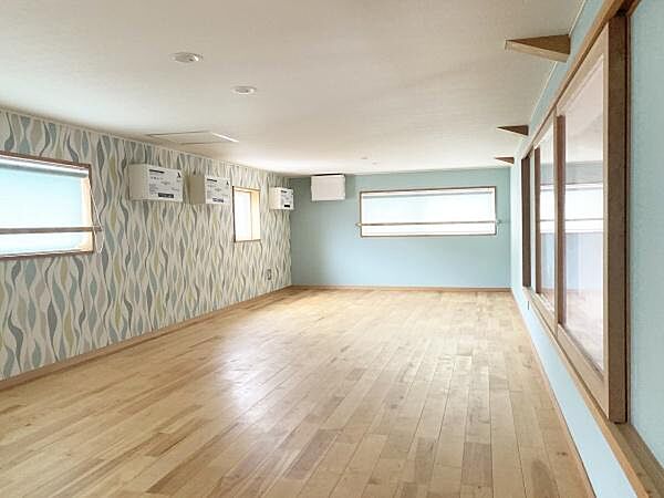 秘密基地のような小屋裏収納スペース