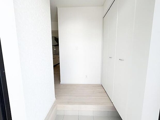 住まう人も来客も入った時にワクワクさせてくれるオシャレな玄関☆
