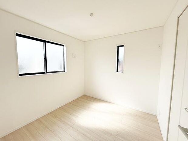 各部屋収納充実しています!お部屋を広く使えて快適に暮らせそうですね♪