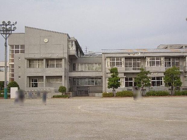 焼津市立大井川南小学校まで1710m