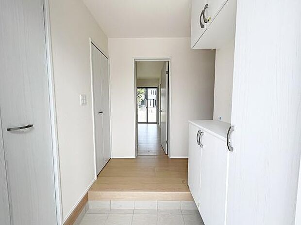 住まう人も来客も入った時にワクワクさせてくれるオシャレな玄関☆