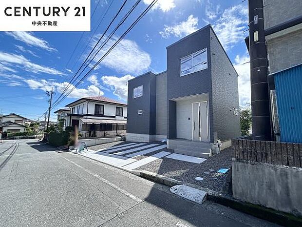閑静な住宅街にたたずむ、明るい印象のお家です♪当日のご内覧も可能です!