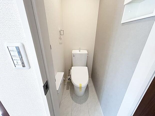 温水洗浄便座付きのトイレで、一年を通して快適にご利用できます。