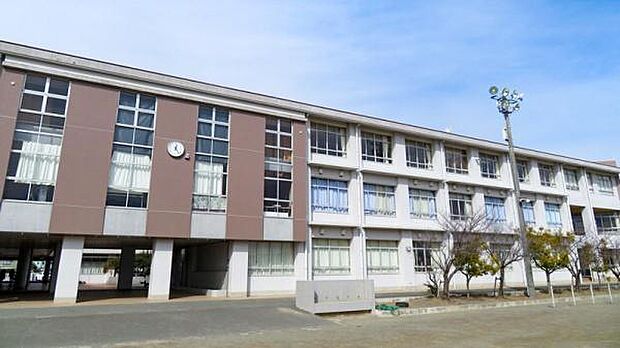 焼津市立大井川中学校まで2520m