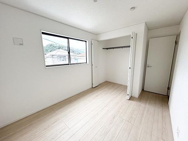 全居室に収納を確保しています。収納がなく物があふれてしまうなどの心配などもございません♪