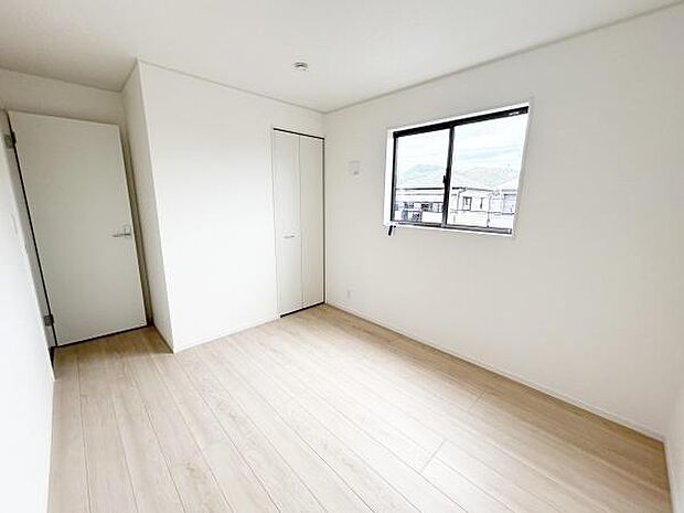 全居室に収納を確保しています。収納がなく物があふれてしまうなどの心配などもございません♪