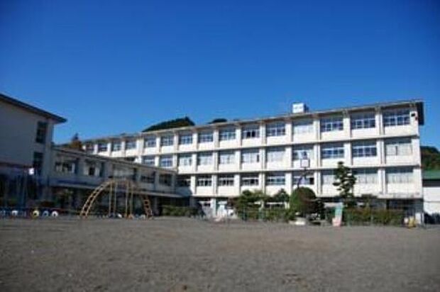 藤枝市立藤枝中央小学校まで1390m