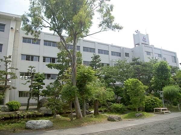 焼津市立小川中学校まで780m