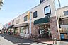 周辺：OdakyuOX生田店まで400m、小田急商事株式会社が展開。・信頼の品揃え・快適な売場環境・細心のサービス　3拍子揃った上質でこだわりのスーパーです