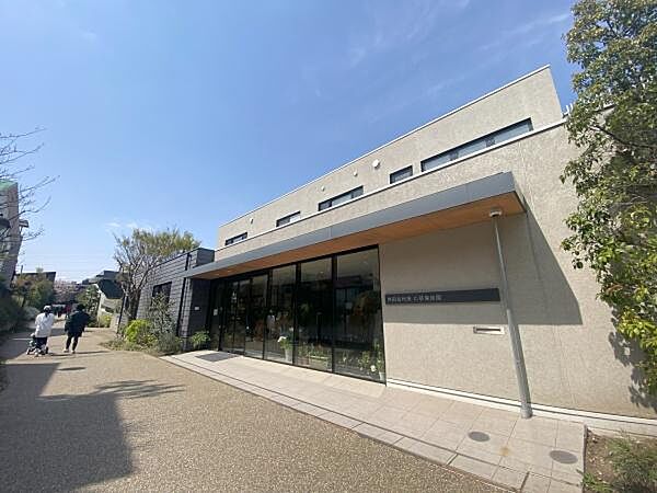 世田谷代田仁慈保幼園まで200m、3歳以上児は異年齢保育を基盤とし、生活・遊びの中で見つけた、興味・関心を追求しながら学びを得られるようにしています