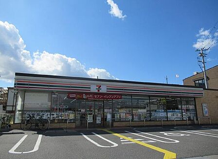 セブンイレブン草津中学校前店まで400m