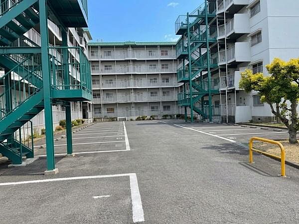 敷地内に駐車場