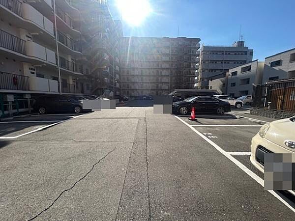 敷地内に駐車場