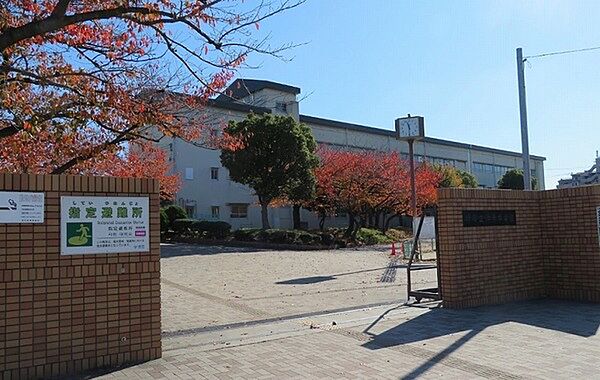 堺市立浜寺中学校まで180m
