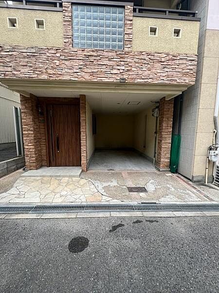 ◆駐車2台可能です・または1台駐車+自転車・バイク等も止めれます♪