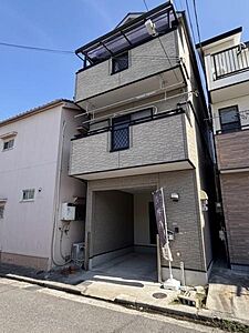 外観：車庫付き中古戸建　※画像加工済