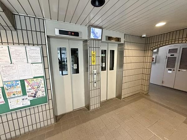 清潔感にあふれたエントランスロビーです♪