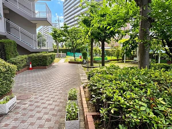 敷地内のベンチ♪