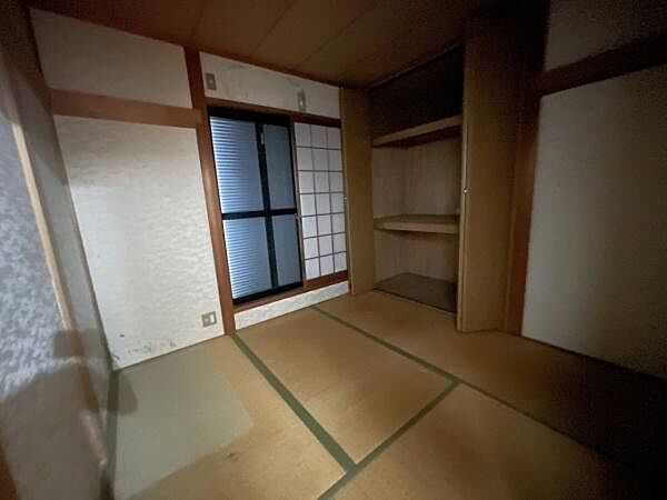 落ち着いた雰囲気の和室です。