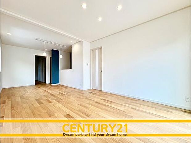 ■■家族団らんの空間■■朝は爽やかな日差しを浴びながら、家族みんなでおいしい朝食。昼下がりには読書やお昼寝でもしながらのんびりと過ごすひと時…。