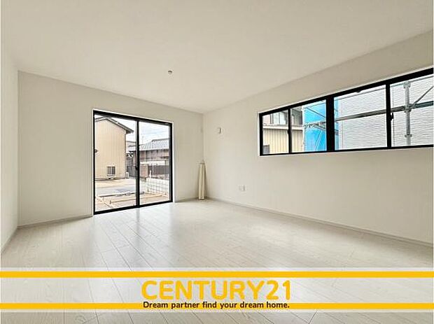 ■■家族団らんの空間■■朝は爽やかな日差しを浴びながら、家族みんなでおいしい朝食。昼下がりには読書やお昼寝でもしながらのんびりと過ごすひと時…。