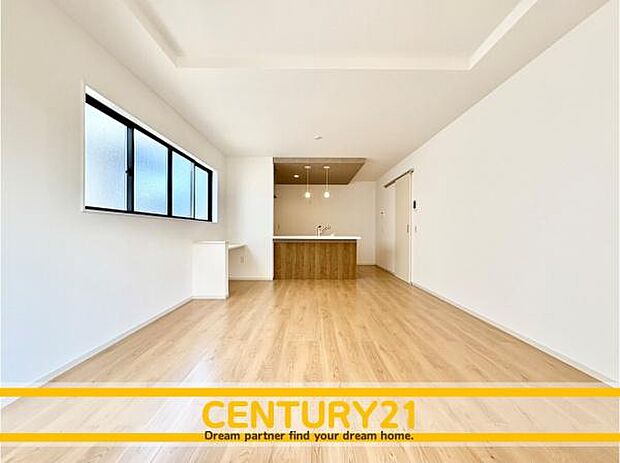 ■■家族団らんの空間■■朝は爽やかな日差しを浴びながら、家族みんなでおいしい朝食。昼下がりには読書やお昼寝でもしながらのんびりと過ごすひと時…。