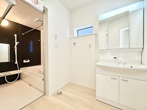 ■■清潔な空間■■毎日使うものだから清潔な空間を保ちたい水回り。洗面にはそんな願いを解消させてくれる収納アイデアが満載です。