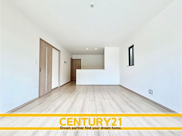 ■■憩いのリビング■■くつろぎを愉しむリビングルームは憩いの場となります。リビングとダイニングの空間機能を活かし、巧みに使い分ける発想が、ライフスタイルに新しいゆとりをもたらします。