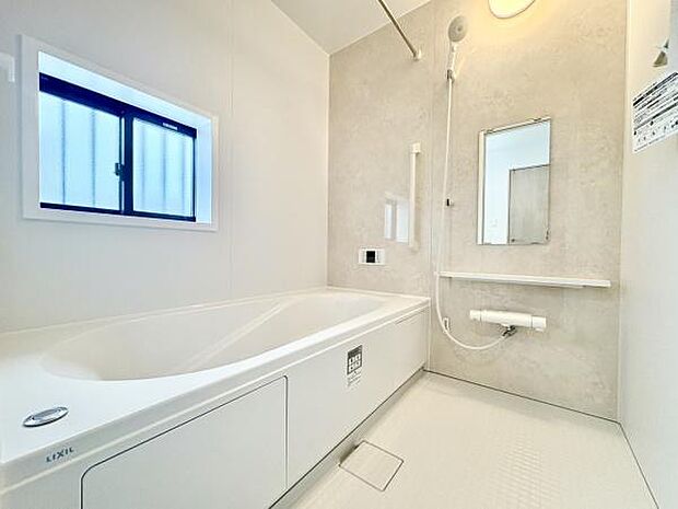 ■■一日の疲れを癒す■■癒しの空間バスルームです。天気に左右されずに洗濯物を乾かせる、浴室乾燥機&オートバス機能付きです。