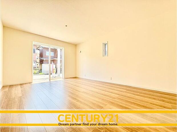 ■■家族団らんの空間■■朝は爽やかな日差しを浴びながら、家族みんなでおいしい朝食。昼下がりには読書やお昼寝でもしながらのんびりと過ごすひと時…。