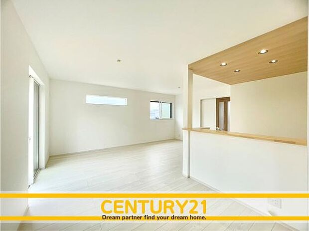 ■■家族団らんの空間■■朝は爽やかな日差しを浴びながら、家族みんなでおいしい朝食。昼下がりには読書やお昼寝でもしながらのんびりと過ごすひと時…。