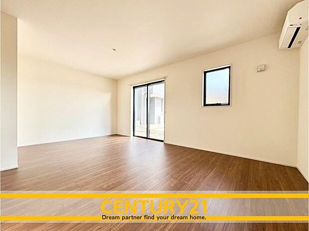 ■■家族団らんの空間■■朝は爽やかな日差しを浴びながら、家族みんなでおいしい朝食。昼下がりには読書やお昼寝でもしながらのんびりと過ごすひと時…。