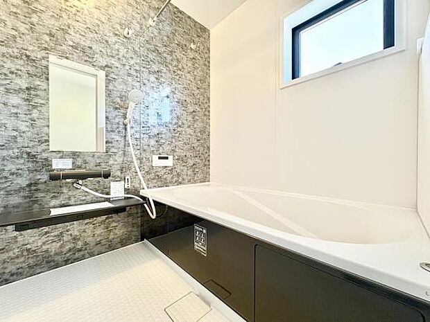 ■■一日の疲れを癒す■■癒しの空間バスルームです。天気に左右されずに洗濯物を乾かせる、浴室乾燥機&オートバス機能付きです。