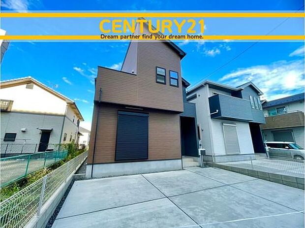 ■■駐車場■■ファミリーカーの需要が多い中、駐車場も確保いたしました。マンションとは違う敷地内駐車。ご主人様のお車のお手入れにも気合が入りますね。