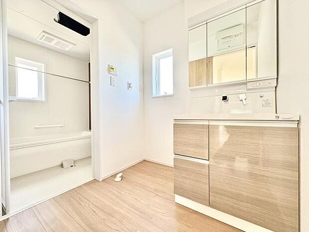 ■■清潔な空間■■毎日使うものだから清潔な空間を保ちたい水回り。洗面にはそんな願いを解消させてくれる収納アイデアが満載です。