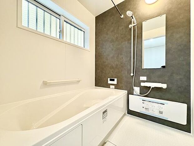 ■■一日の疲れを癒す■■癒しの空間バスルームです。天気に左右されずに洗濯物を乾かせる、浴室乾燥機&オートバス機能付きです。