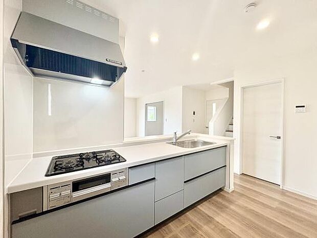 ■■キッチン■■家族や友人と味わう料理。会話を楽しみながら作りたいものですね。